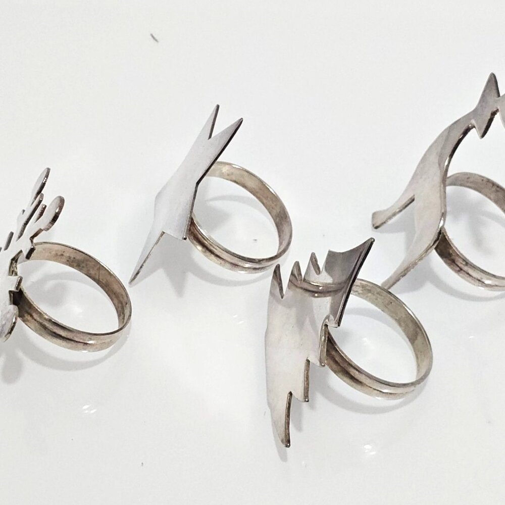 4 Vintage Christmas Napkin Rings Snowflake Star Tree Deer Design silvertone - Picture 2 of 6